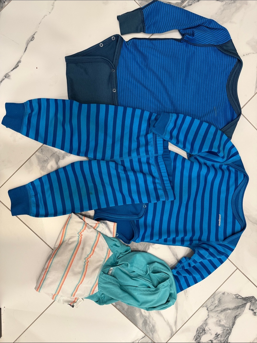 12-18 Patagonia Baby Capilene Set